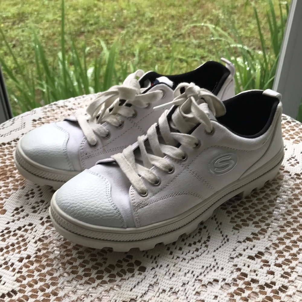 Skechers White Lace-Up Chunky Lugs Sneakers Y2K 6.5